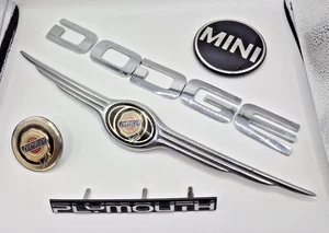 Lot of 5 car emblems badges MINI DODGE CHRYSLER PLYMOUTH - Bild 1 von 5