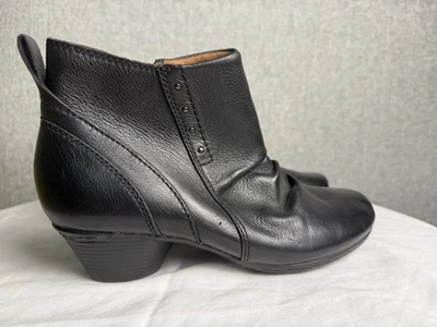 Cobb Hill Laurel Rivet Boots Black Leather Ankle Boots Booties - Image 1 of 4