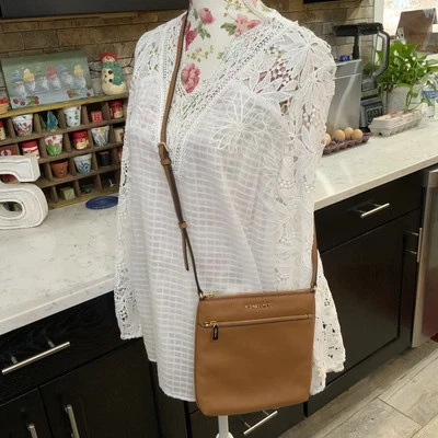 Bandolera Michael Kors Riley Pequeña Cuero Guijarro Bolso Mensajero Bellota Foto 1 de 4