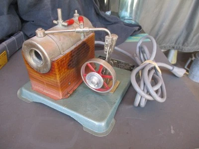 Pantalla de escritorio de motor de vapor con calefacción eléctrica JENSEN MFG de colección, modelo de aula - Imagen 1 de 4