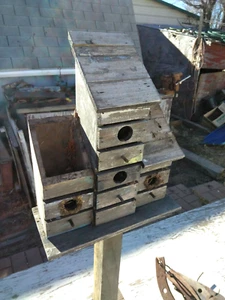CUSTOM MADE Squirrel Nesting House & BIRDHOUSE Outdoor Use, 17.75" x 9.25" x 11" - Picture 1 of 11