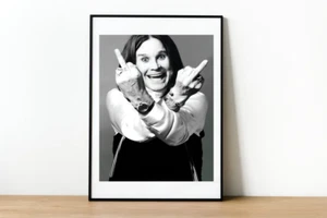 Ozzy Osbourne Giving Doppel Mittelfinger Poster - Musiker Druck - 1001 - Bild 1 von 4