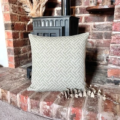 1548. Handmade Green Geometric Linen blend Cushion Cover. Various sizes - Image 1 of 4