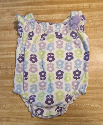 Mameluco floral blanco manga corta 100 % algodón First Moments bebé niña 6 meses Foto 1 de 2