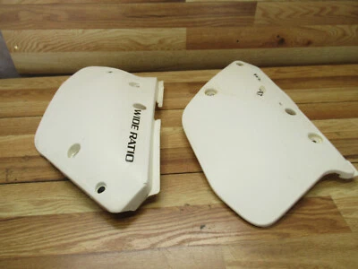 YZ 250 WR YAMAHA* 1990 YZ 250 WR 1990 SIDE COVERS - Image 1 of 4