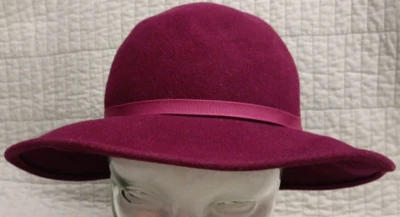 Chapéu Feminino Antigo OS Importina Roxo/Rosa Aba de Fio de Lã WPL - Imagem 1 de 4