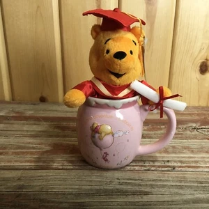 Winnie Puuh Geaduation Plüsch und Becher Set E14 - Bild 1 von 5