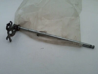 AXE DE SELECTEUR YAMAHA 1200 V-MAX NEUF AVEC TRACES DE STOCKAGE 1FK-18101-01 - Photo 1/3