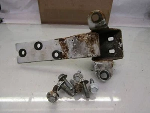 LDV Convoy Pilot MK3 2.4 TD OS right front lower door hinge + bolts - Picture 1 of 5