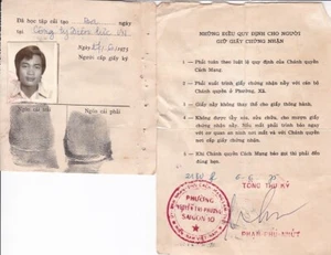 Vietnam guerra Saigon 1975 documento di registrazione della polizia dei comunisti del Nord - Foto 1 di 2