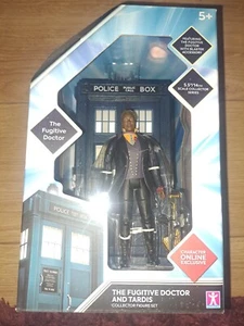 NEW IN BOX - DOCTOR WHO 5.5" FUGITIVE DOCTOR PLUS BLASTER & TARDIS SET - Picture 1 of 2