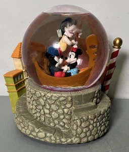Vintage Disney Schneekugel THE GONDOLA mit Mickey, Minnie & Goofy Sweetheart Spieluhr - Bild 1 von 6