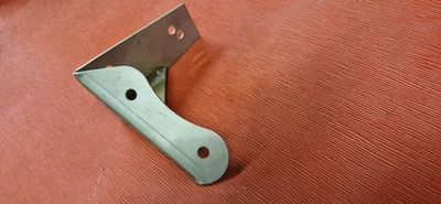 Soporte de soporte carcasa filtro aire Aston Martin DB5 & DB6 Foto 1 de 4