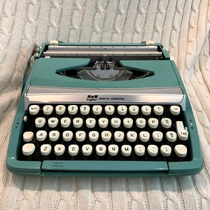 Vintage Smith Corona Corsair Deluxe Portable Typewriter Carry Case Aqua 1960s - Picture 1 of 11
