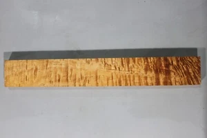 Cuello/Tablero de Guitarra Ondulado en Blanco Madera de Arce SUMINISTRO LUTHIER 20.7"x2.9"x0.9" - Imagen 1 de 4