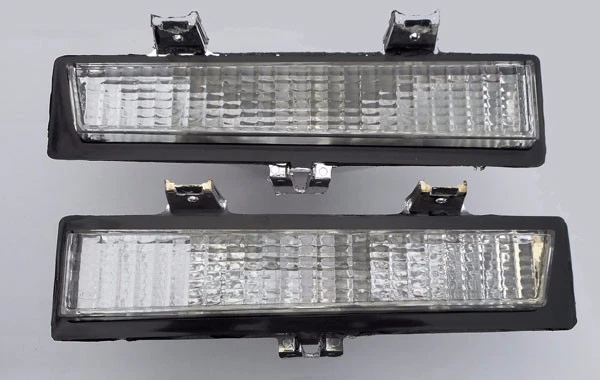 83-88 Monte Carlo SS Frontal Inferior Fascia Marcador Transparente Luz de Estacionamiento Lente con Clips Foto 1 de 4