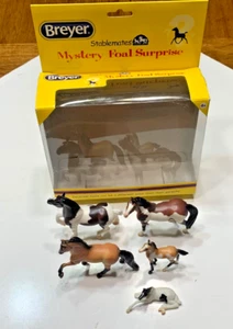 BREYER STABLEMATES MYSTERY FOAL SURPRISE SET OF 5 HORSES, 1/32 SCALE - Picture 1 of 2