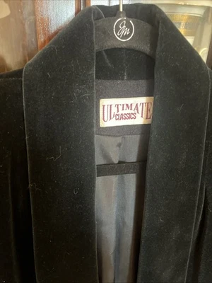 Abrigo Ultimate Classic Para Mujer Talla Grande Swing Terciopelo Marrón Negro Frente Abierto Foto 1 de 4