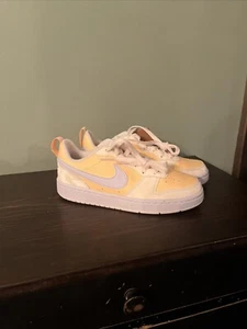 Zapatos informales Nike Court Borough Low Recraft para niños grandes FZ3539 100 4Y - Imagen 1 de 6