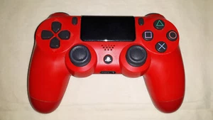 Joypad Dualshock 4 Originale Sony Rosso Wireless per PS4 e PC (CUH-ZCT2E) V2 - Foto 1 di 4