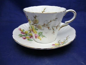 TAZZA DA TÈ E PIATTINO ROYAL STANDARD - VINTAGE - FIORI ROSA E GIALLI - INGHILTERRA - Foto 1 di 9