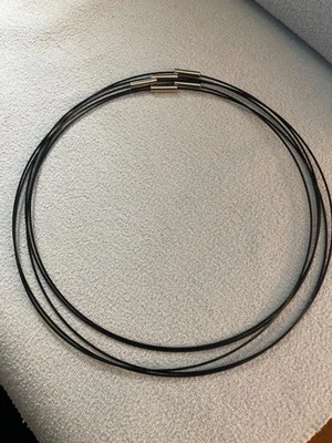 Lote de 5 Collares Gargantilla Alambre Negro 17" con Cierres Magnéticos Calibre 16 Foto 1 de 4