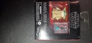 Hasbro Star Wars Black Series Baby Yoda The Mandalorian - 1,1 pulgadas - Imagen 1 de 2
