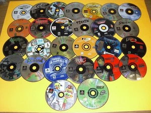 ¡Lote de 26 discos PS1 SOLO sin probar! Resident Evil 2 y 3, CTR Twisted Metal Rayman - Imagen 1 de 7