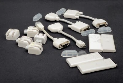 Apple Dongles (2) DVI VGA (2) Mini VGA VGA (4) Remote Controls (5) Power Plug - Image 1 of 2
