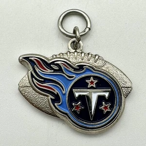 Colgante Tennessee Titan tono plata con fútbol americano y logotipo - Imagen 1 de 4