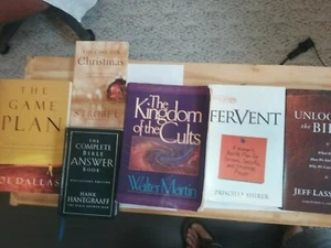 Christian Books, Lee Strobel, Hank Hanegraff, Pricilla Shirer, Walter Martin etc - Picture 1 of 11
