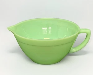 Vintage Fire King Green Jadeite Oven Ware Mixing/Batter Bowl with Pour Spout 8” - Picture 1 of 13
