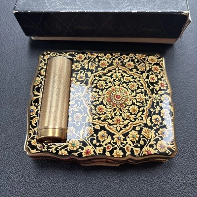 Rare stratton vintage compact w/ lipstick holder. Boxed with travel bag - crack - Image 1 of 4