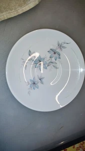 Johnson Bros England SNOWHITE BLUE FLOWERS Dinner Plate Saucer - Picture 1 of 3