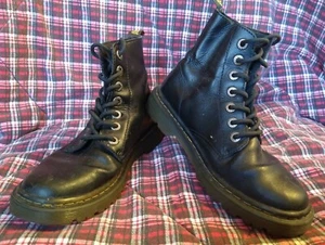 Botas de cuero negras Dr Martens Luana Air Wair para mujer falta la talla  - Imagen 1 de 9