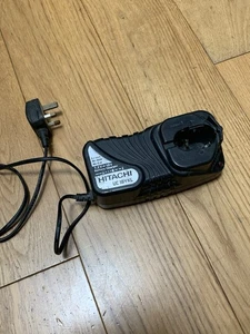Hitachi Triple Chemistry Battery Charger UC18YKL 7.2v-18v Li-ion+Ni-MH+NI-CD - Picture 1 of 3