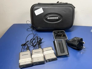 Sistema Microfonico Wireless Samson con Ricevitore Trasmettitore e Custodia - Foto 1 di 13