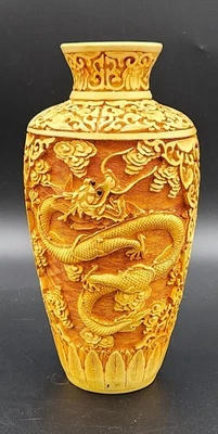 Jarrón ornamental estilo cinabrio amarillo tallado dragón chino de colección 9" de alto Foto 1 de 4