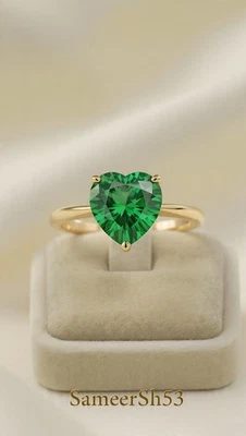 Anillo de diamantes verdes tallado corazón 4 quilates de laboratorio diseño de oro amarillo de 14 k por Sameersh53 Foto 1 de 4