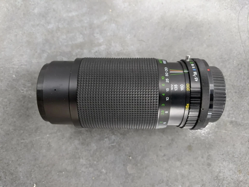 Vivitar 75-200mm f/4.5 Macro Focusing Zoom Lens Telephoto Manual Focus - Image 1 of 4