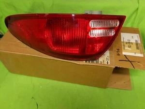 Luz trasera Escort Tracer NOS Ford F8CZ-13404-EA - Imagen 1 de 4