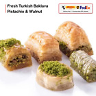 Świeża turecka baklawa, pistacj i orzech włoski - różne mieszanki baklawy