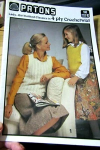 PATONS LADIES & GIRLS HANDKNITS KNITTING BOOK NO.590 4PLYCROCHET TWIST - Picture 1 of 11