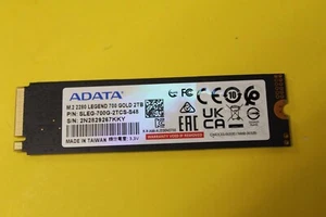 ADATA LEGEND 700 GOLD 2TB Gen4x4 M.2 2280 NVME SSD Solid State Drive 99% HEALTH - Afbeelding 1 van 2