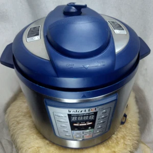 INSTANT POT SLOW COOKER PRESSURE COOKER MULTI-FUNCTION W/ LOCKING LID BLUE - Picture 1 of 15