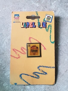 Vintage 1998 Crayola Buntstifte 1903 USPS 32 USA Briefmarke Anstecknadel - Bild 1 von 3