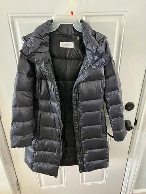 Abrigo acolchado para mujer Calvin Klein XS plateado/negro Foto 1 de 4