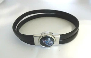 NFL Tennessee Titans BLACK LEATHER BRACELET MAGNETIC CLOSURE 7 INCHES  - Picture 1 of 1
