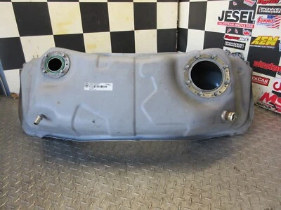 11 12 2011 2012 FISKER KARMA REVERO БЕНЗОБАК c131116101003 - Изображение 1 из 4