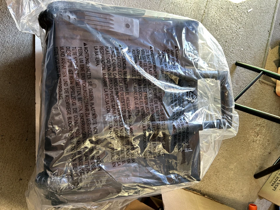 crescent ctbr1850n 18" Tradesman Rolling Tool Bag - Image 1 of 4